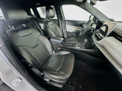 Certified 2023 Jeep Compass Limited image 35