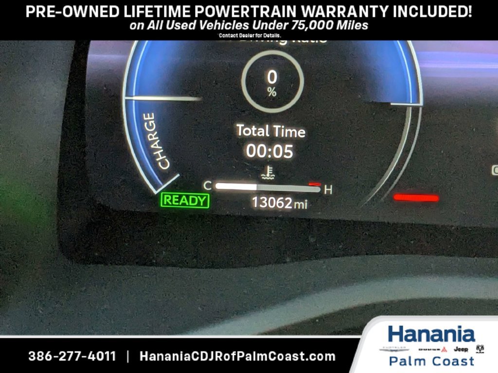 Used 2025 Toyota Camry XSE FWD image 30