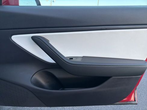 Used 2019 Tesla Model 3 Performance image 10