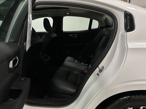 Used 2024 Volvo S60 B5 Plus image 24