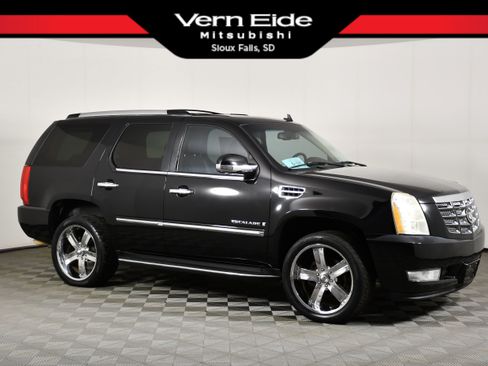 Used 2007 Cadillac Escalade AWD w/ Information Package image 1