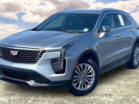 Certified 2025 Cadillac XT4 Premium Luxury image 3