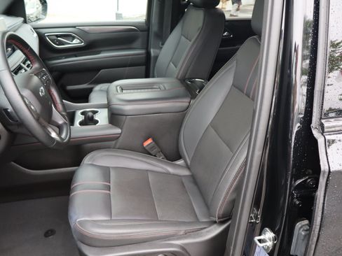 Used 2024 Chevrolet Suburban RST w/ Luxury Package AWD/4WD image 18