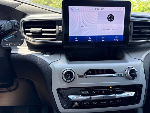 Used 2024 Ford Explorer XLT w/ Equipment Group 202A AWD/4WD image 23