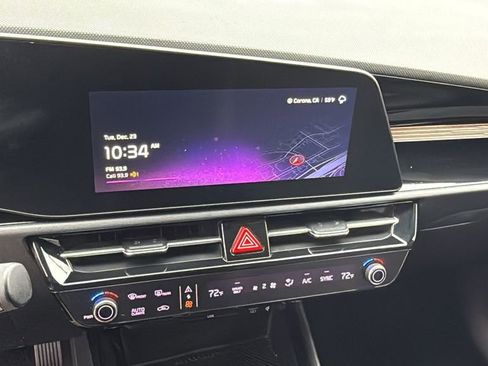 Used 2023 Kia Niro EX image 14
