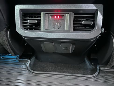 Used 2024 Ford F250 Lariat w/ Black Appearance Package image 22