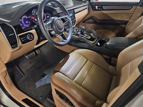 Used 2022 Porsche Cayenne GTS AWD/4WD image 10
