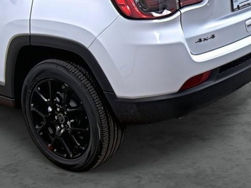 New 2026 Jeep Compass Latitude image 9