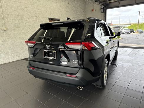 Certified 2021 Toyota RAV4 XLE w/ XLE Grade Weather Package AWD/4WD image 7