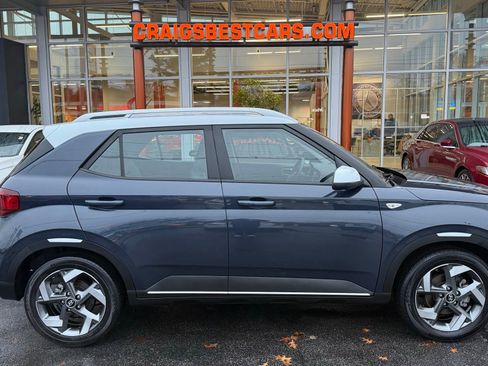 Used 2020 Hyundai Venue image 1