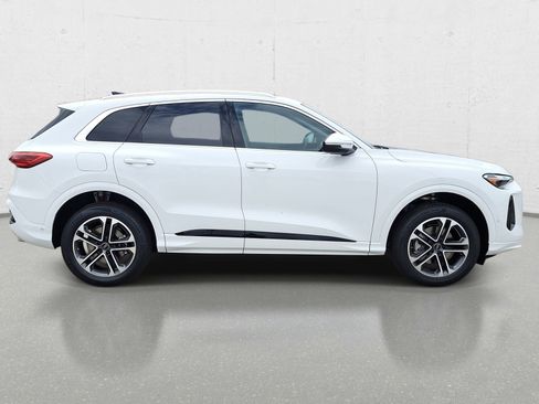 New 2026 Audi Q5 Premium AWD/4WD image 4