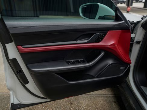 Used 2021 Porsche Taycan 4S image 16