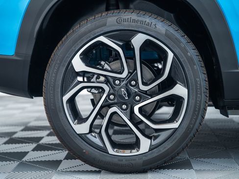 New 2026 Chevrolet Trax RS w/ Sunroof Package FWD image 19