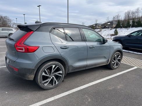Used 2022 Volvo XC40 T5 R-Design image 14