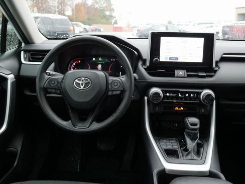 Used 2023 Toyota RAV4 XLE image 20