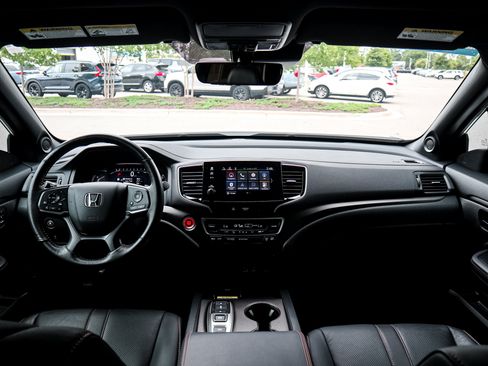Used 2025 Honda Passport TrailSport image 29