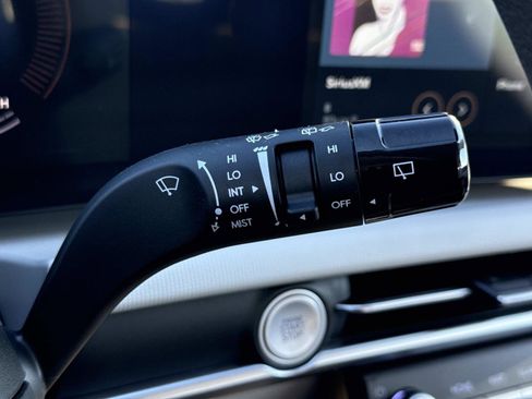 Used 2025 Hyundai Tucson SE image 10