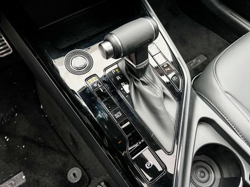 New 2025 Kia Niro EX Touring image 20