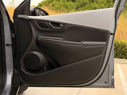 Used 2018 Hyundai Kona SEL w/ SEL Tech Package 02 image 32