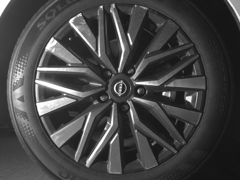 Used 2025 Nissan Altima 2.5 SV image 13