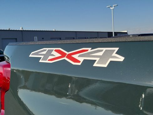 Used 2025 Chevrolet Silverado 1500 LT image 7