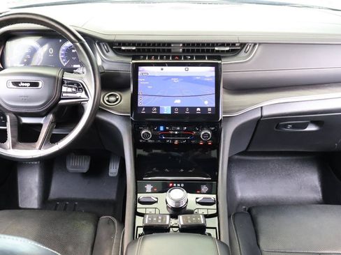 Used 2022 Jeep Grand Cherokee L Overland w/ Luxury Tech Group IV AWD/4WD image 17