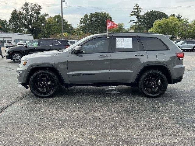 Used 2020 Jeep Grand Cherokee Laredo AWD/4WD image 2