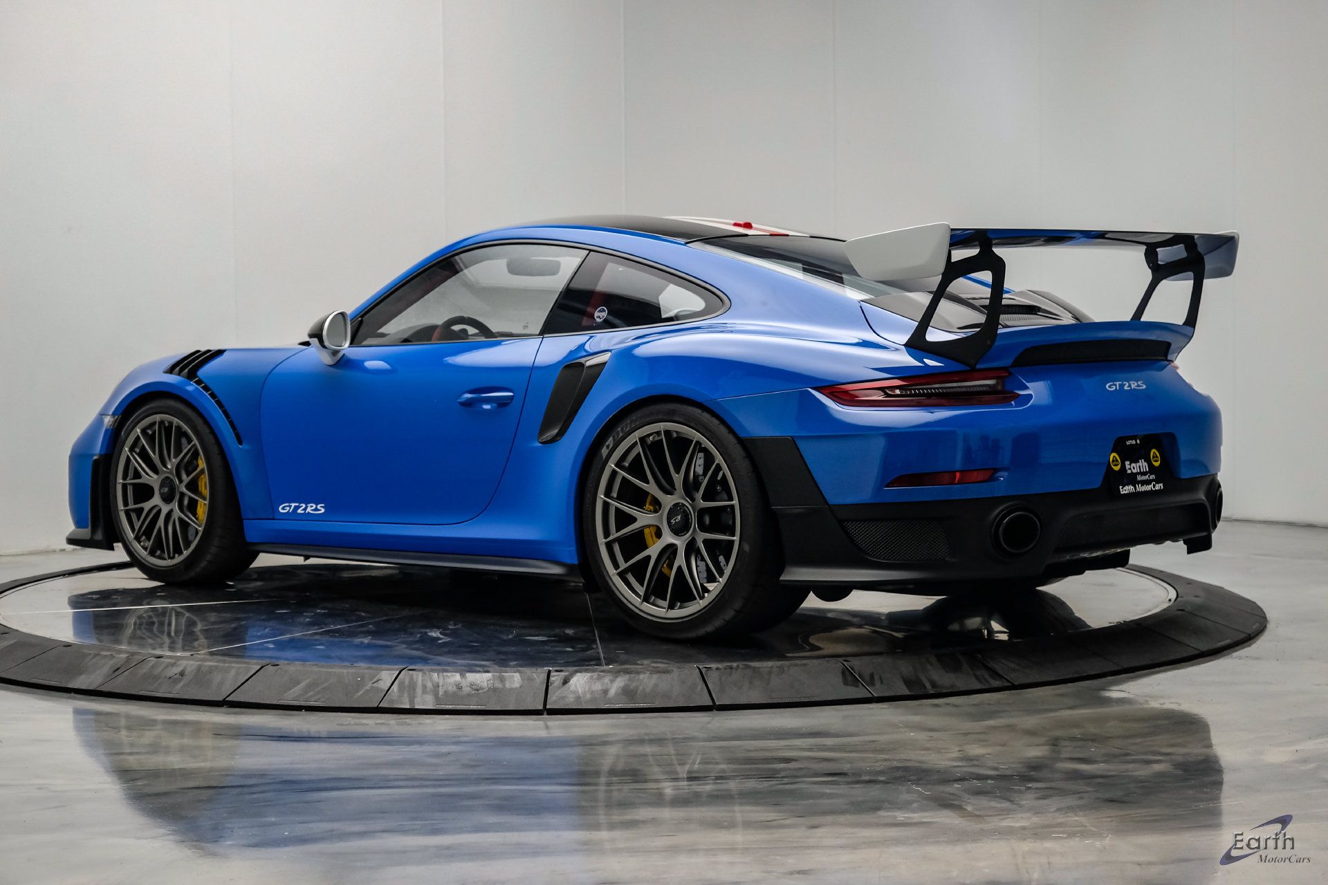 Used 2019 Porsche 911 GT2 RS RWD image 12