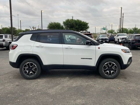 Used 2025 Jeep Compass Trailhawk w/ Trailer Tow Group image 4