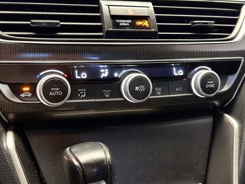 Used 2019 Honda Accord Sport image 10