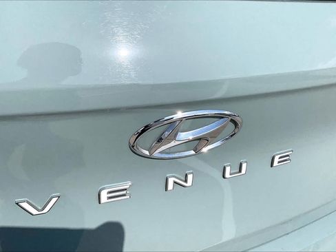 Used 2025 Hyundai Venue SEL FWD image 30