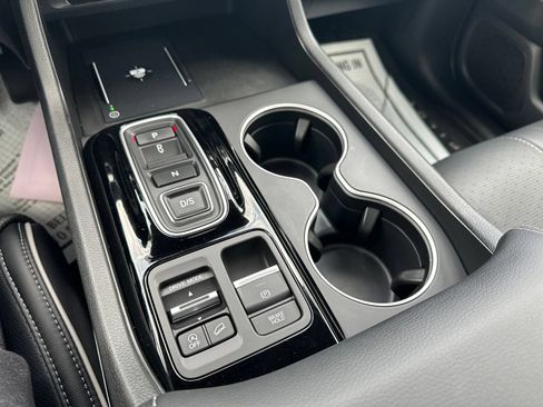 Used 2025 Honda Pilot Elite image 80