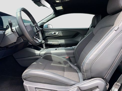 Certified 2025 Ford Mustang Coupe RWD image 21