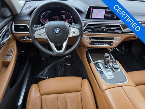 Used 2022 BMW 750i xDrive w/ Executive Package AWD/4WD image 13