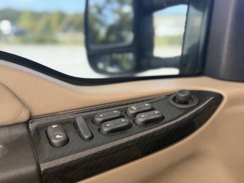 Used 2007 Ford F250 Lariat AWD/4WD image 13