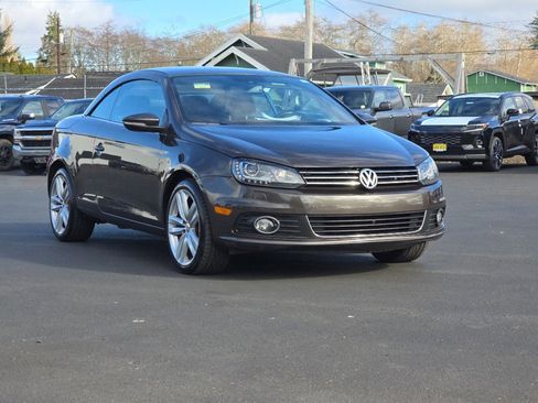 Used 2013 Volkswagen Eos Executive image 2