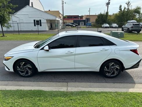 Used 2026 Hyundai Elantra Limited FWD image 27