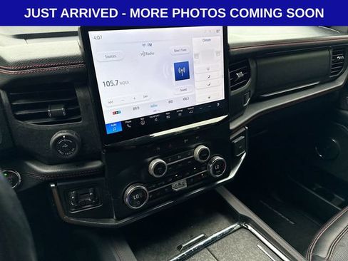 Used 2023 Ford Expedition Limited AWD/4WD image 15