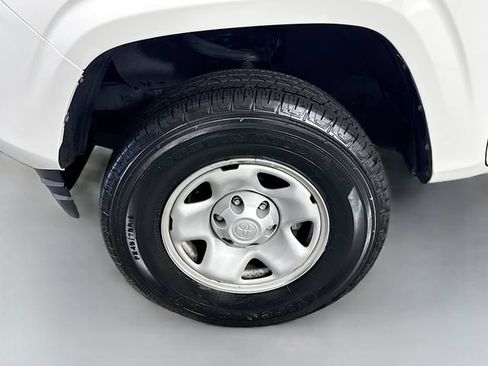 Certified 2021 Toyota Tacoma SR w/ SR Convenience Package AWD/4WD image 4