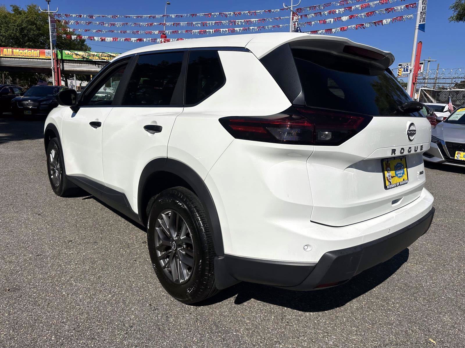Certified 2025 Nissan Rogue S AWD/4WD image 5