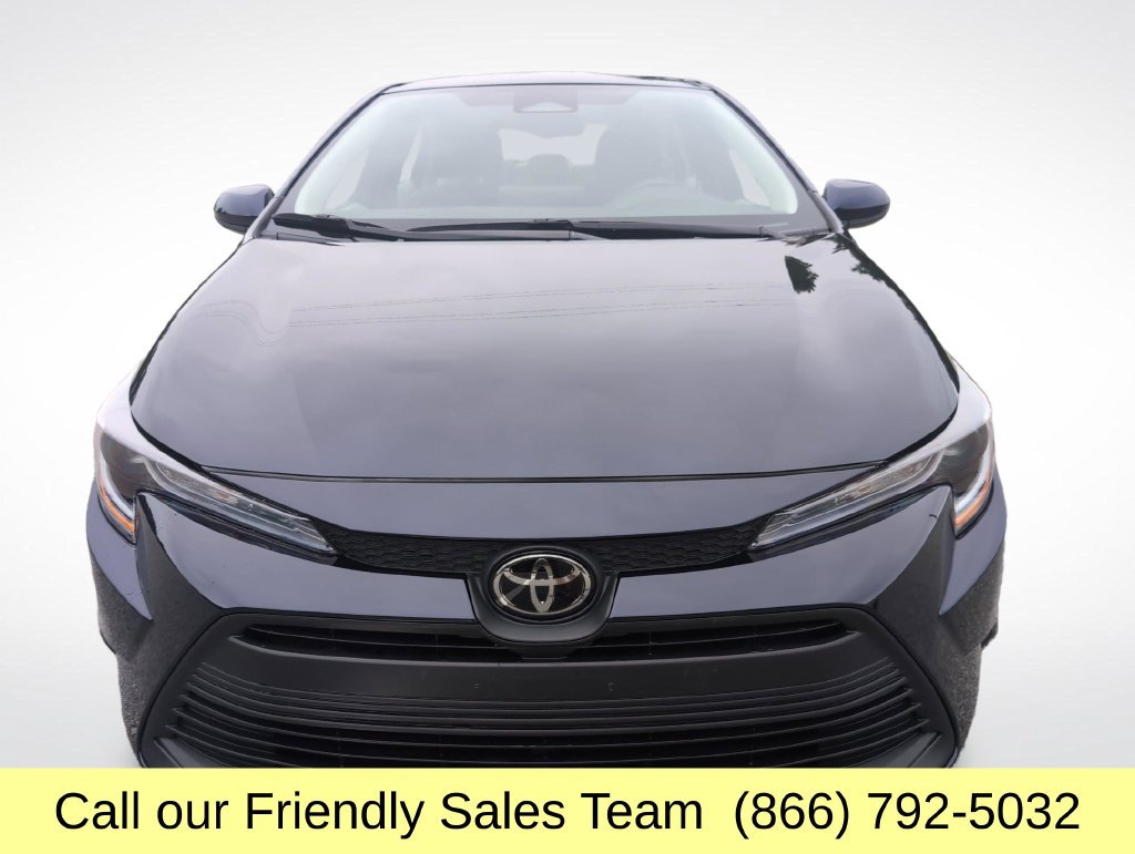 Used 2025 Toyota Corolla LE FWD image 9