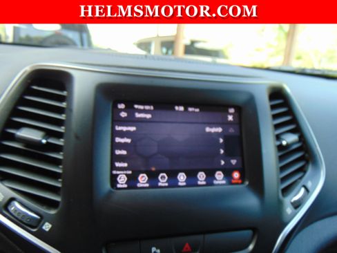 Used 2020 Jeep Cherokee Latitude Plus w/ Comfort/Convenience Group image 31