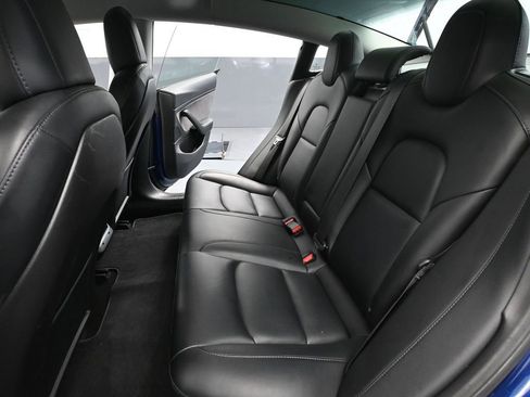 Used 2018 Tesla Model 3 Long Range image 35