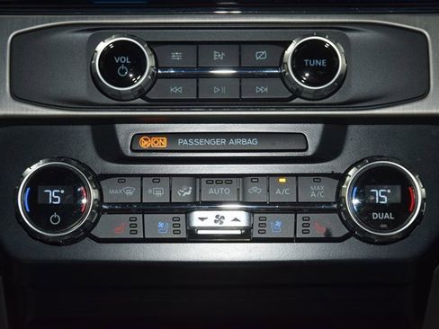 Used 2022 Ford F450 Platinum w/ FX4 Off-Road Package image 35