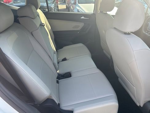 Used 2018 Volkswagen Tiguan SE image 26