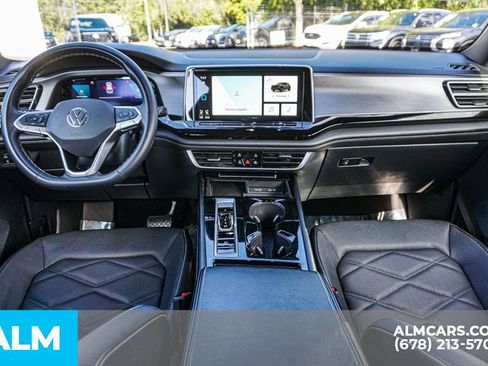 Used 2024 Volkswagen Atlas Cross Sport SE image 25