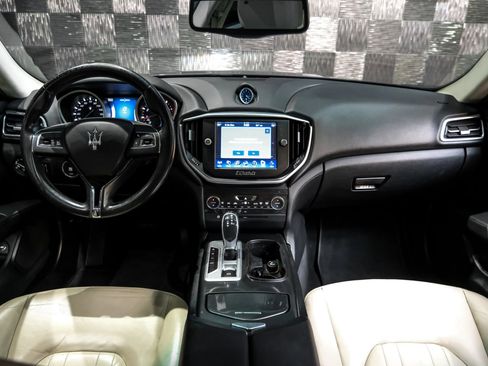 Used 2016 Maserati Ghibli image 16