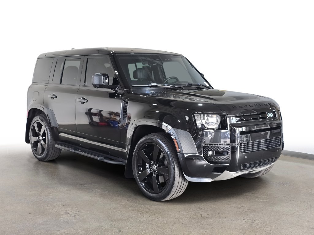 Used 2025 Land Rover Defender 110 V8 AWD/4WD image 3