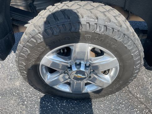Certified 2022 Chevrolet Silverado 2500 LTZ w/ LTZ Premium Package AWD/4WD image 9