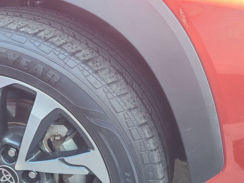 Used 2022 Toyota Corolla Cross XLE image 8